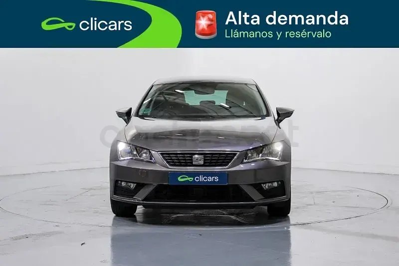 Usado Seat Leon Style 110 CV (80 kW) 2017 Blanco Berlina