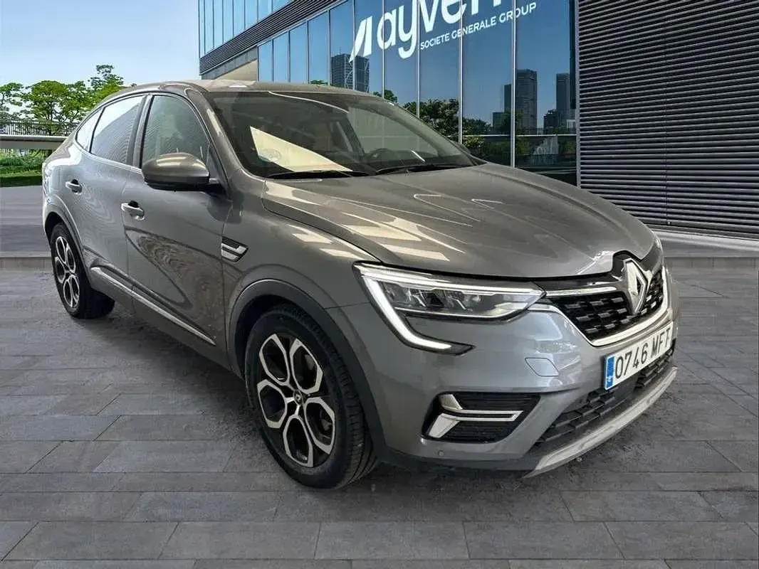 Usado Renault Arkana Techno 145 CV (106 kW) 2023 Gris SUV