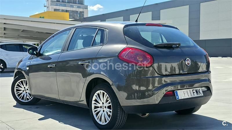 Usado Fiat Bravo Active 120 CV (88 kW) 2007 Gris / plata Utilitario
