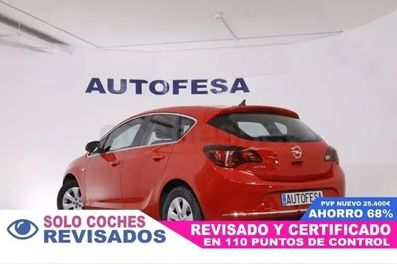 Usado Opel Astra Selective 140 CV (102 kW) 2015 Rojo Berlina