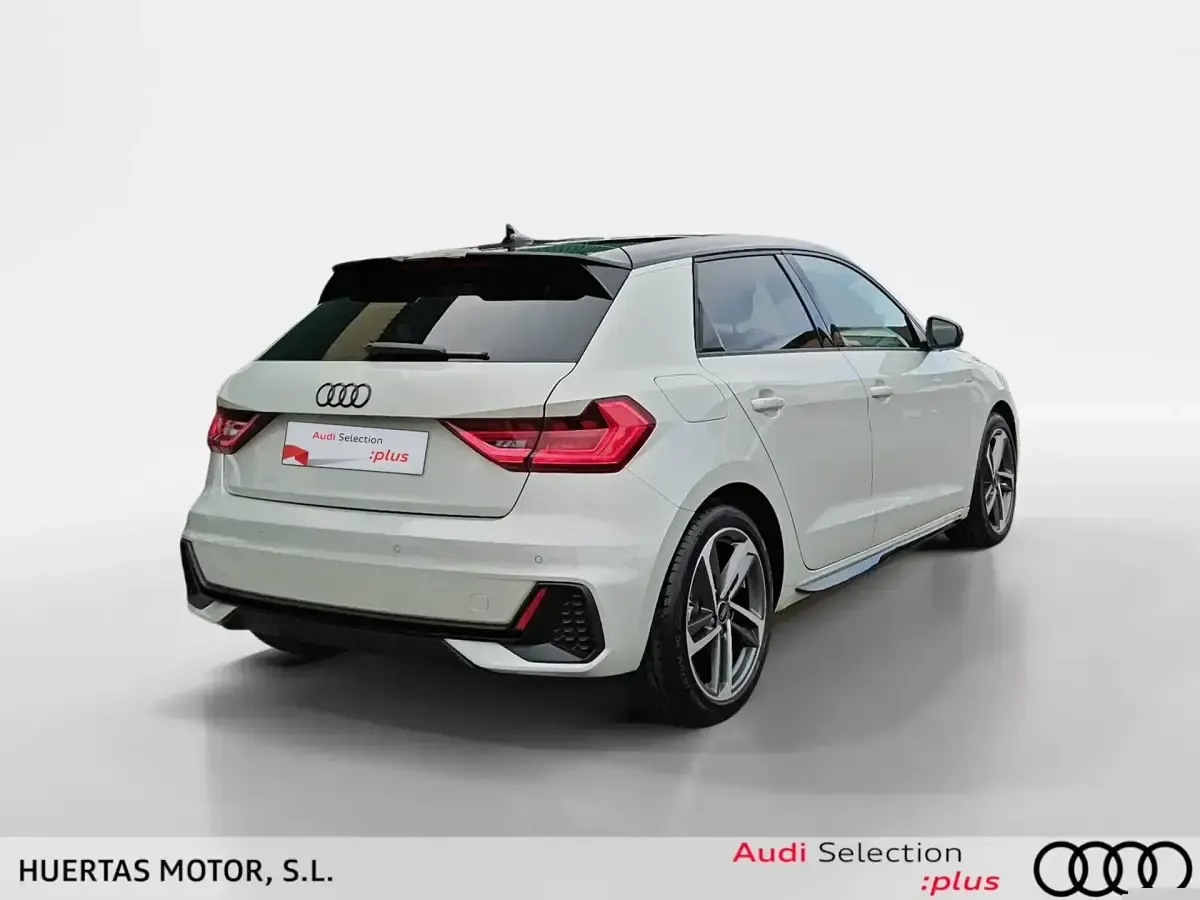 Usado Audi A1 Sportback 116 CV (85 kW) 2025 Gris Utilitario