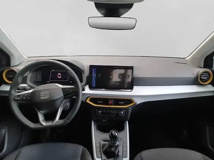 Usado Seat Arona Style 110 CV (80 kW) 2024 Gris SUV