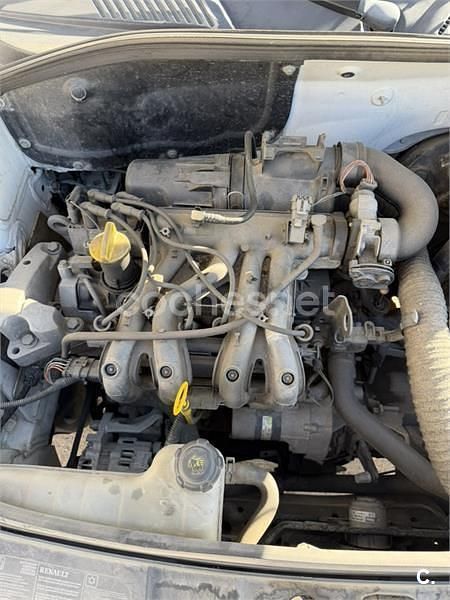 Usado Renault Clio II Authentique 60 CV (44 kW) 2002 Blanco Berlina