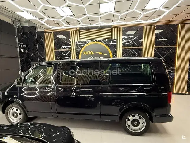 Usado VW Caravelle Trendline 180 CV (132 kW) 2014 Negro Van