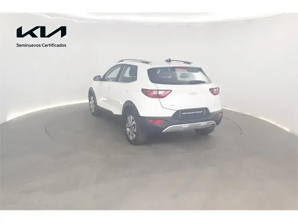 Usado Kia Stonic 100 CV (73 kW) 2025 Blanco SUV