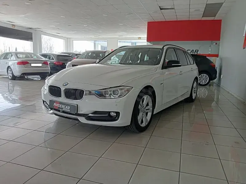 Usado BMW 318 150 CV (110 kW) 2015 Blanco Familiar