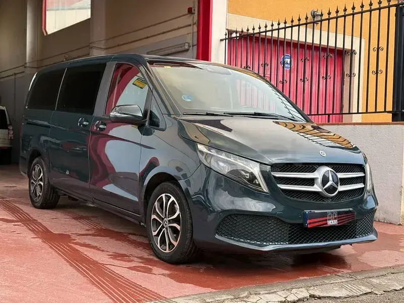 Usado Mercedes V220 Avantgarde 163 CV (119 kW) 2023 Verde Monovolumen