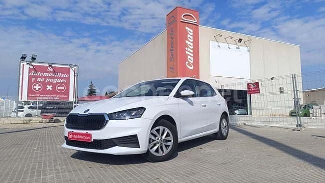 Blanco Usado 2022 Skoda Fabia Ambition Utilitario | 14.450 € (Precio justo) - Imagen 1/4