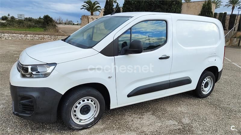 Usado Citroën Berlingo Live 102 CV (75 kW) 2021 Blanco Monovolumen