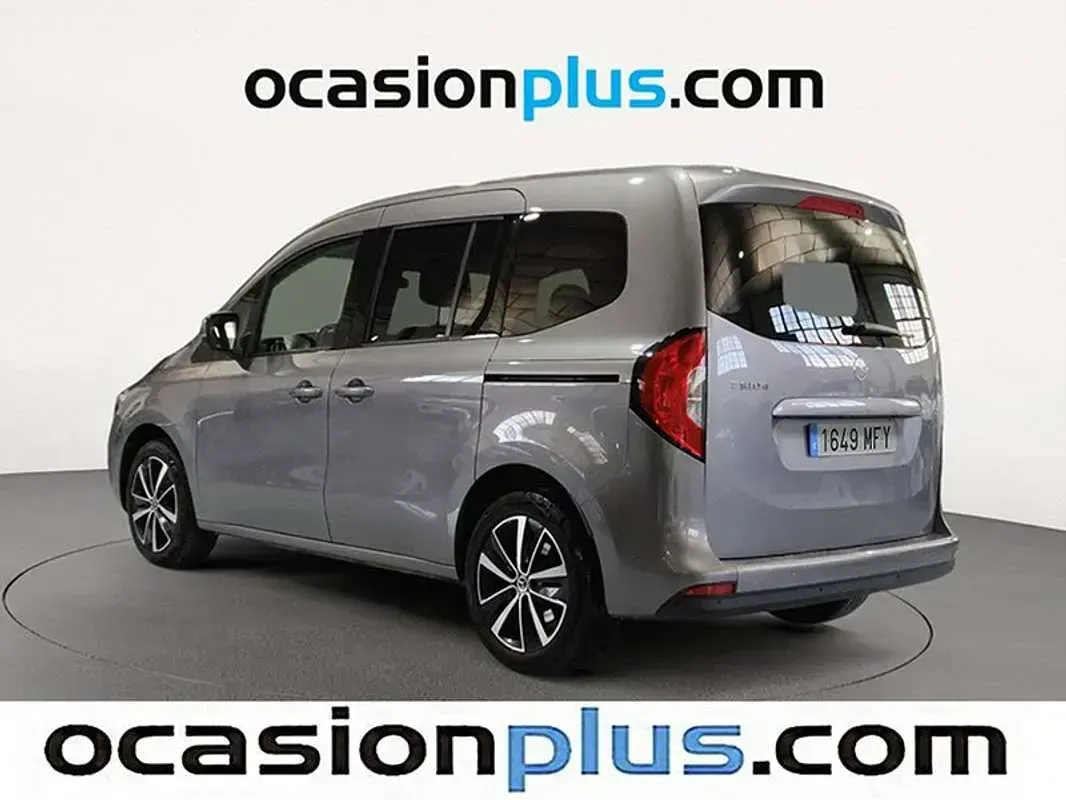 Usado Mercedes 180 116 CV (85 kW) 2023 Gris Berlina