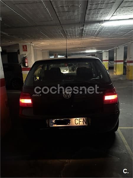 Usado VW Golf IV 105 CV (77 kW) 2003 Negro Berlina