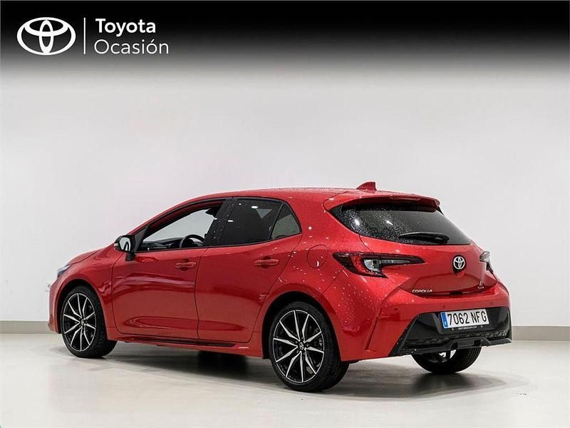 Usado Toyota Corolla Sport 140 CV (102 kW) 2025 Rojo