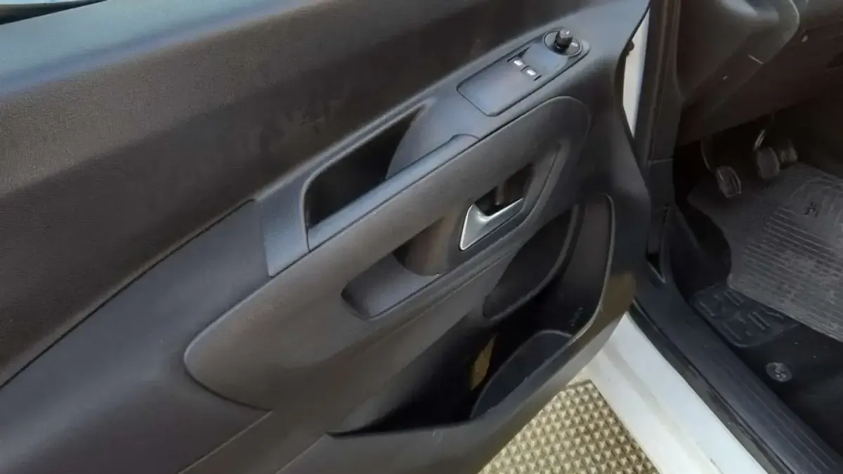 Usado Citroën Berlingo Live 102 CV (75 kW) 2021 Blanco Monovolumen