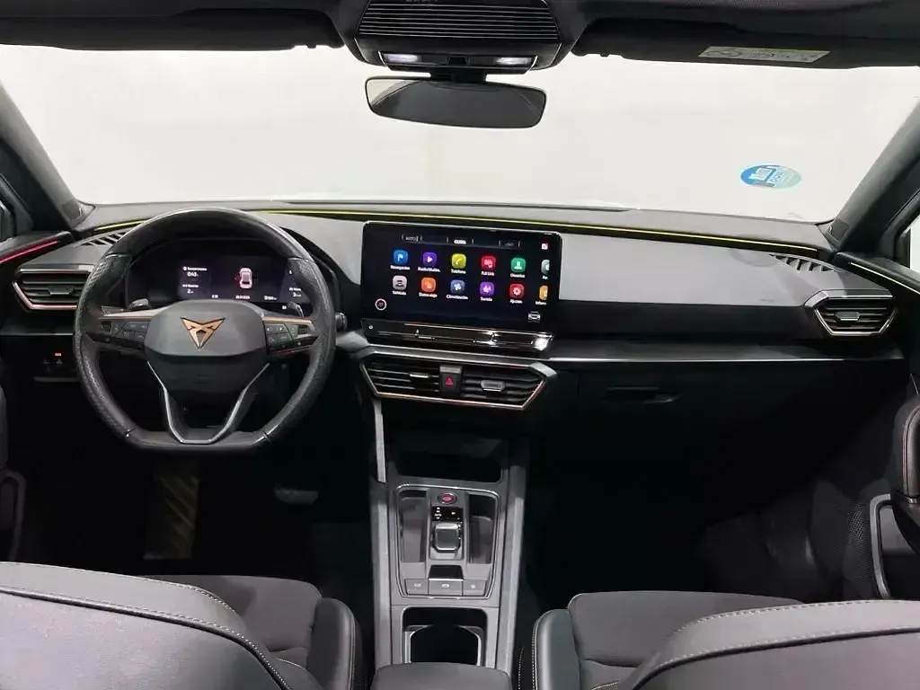 Usado Cupra Leon 150 CV (110 kW) 2024 Blanco Berlina
