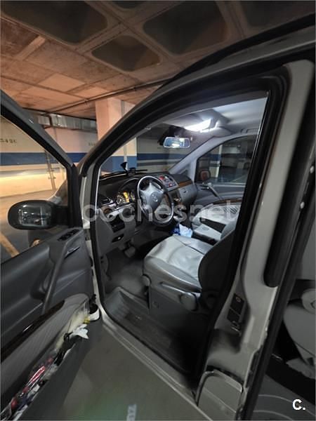 Usado Mercedes Viano 204 CV (150 kW) 2008 Gris / plata Monovolumen