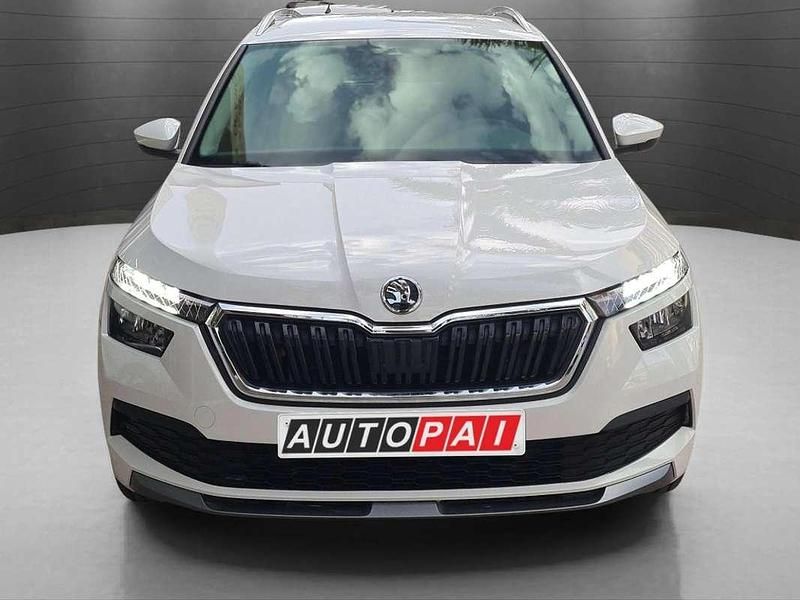 Usado Skoda Kamiq Style 110 CV (80 kW) 2021 Blanco SUV