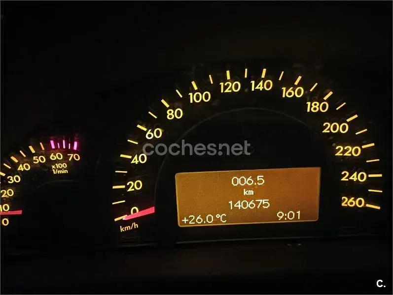 Usado Mercedes C200 Elegance 163 CV (119 kW) 2000 Gris / plata Berlina