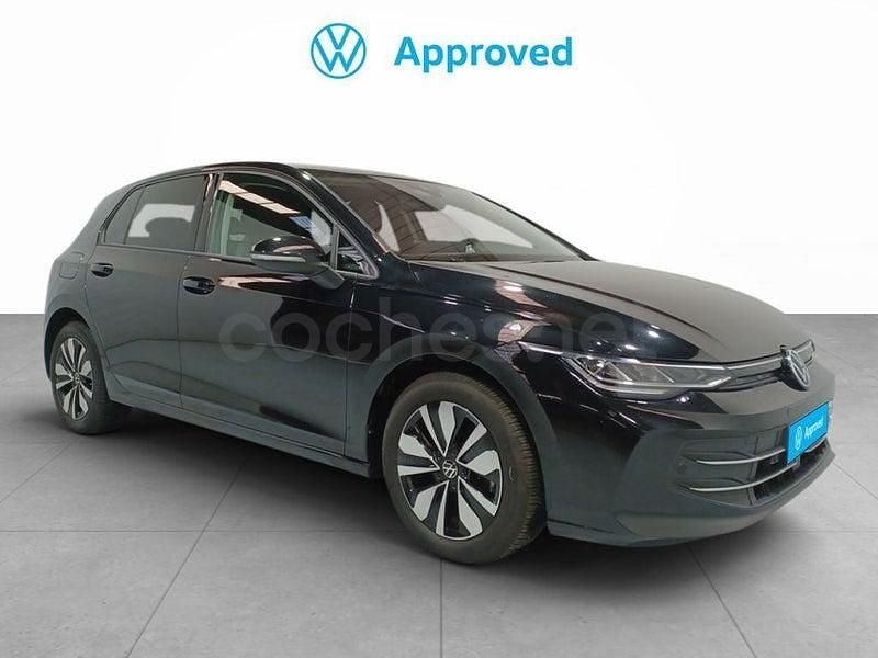 Usado VW Golf VIII Life 116 CV (85 kW) 2025 Negro Berlina