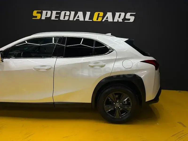 Usado Lexus UX 184 CV (135 kW) 2023 Blanco SUV
