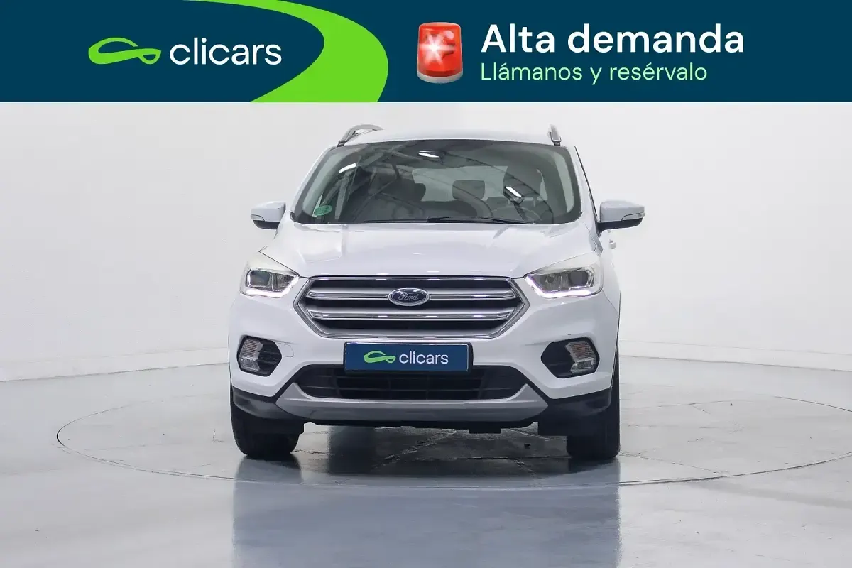 Usado Ford Kuga Trend 120 CV (88 kW) 2019 Blanco SUV