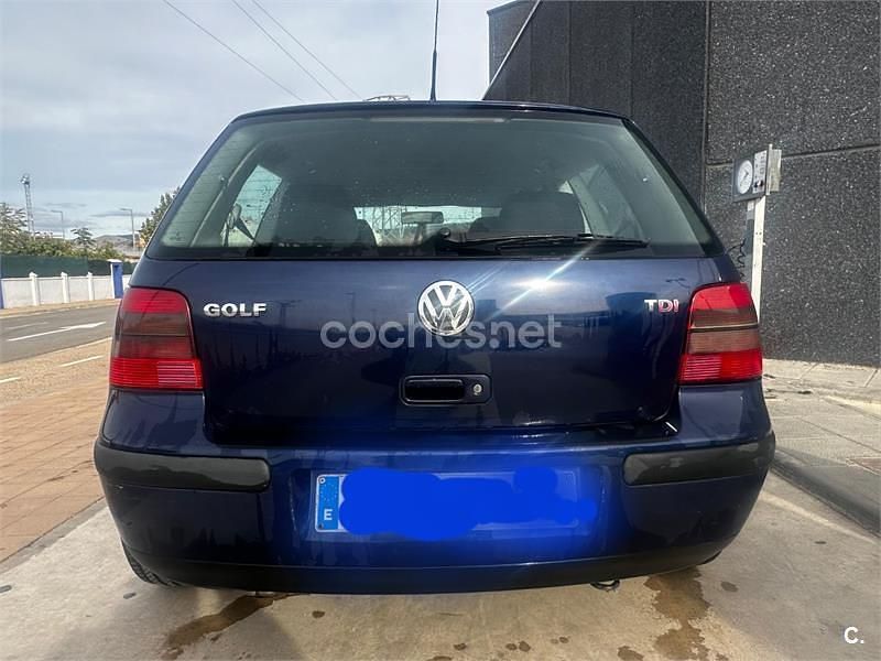 Usado VW Golf IV 110 CV (80 kW) 2002 Azul Berlina