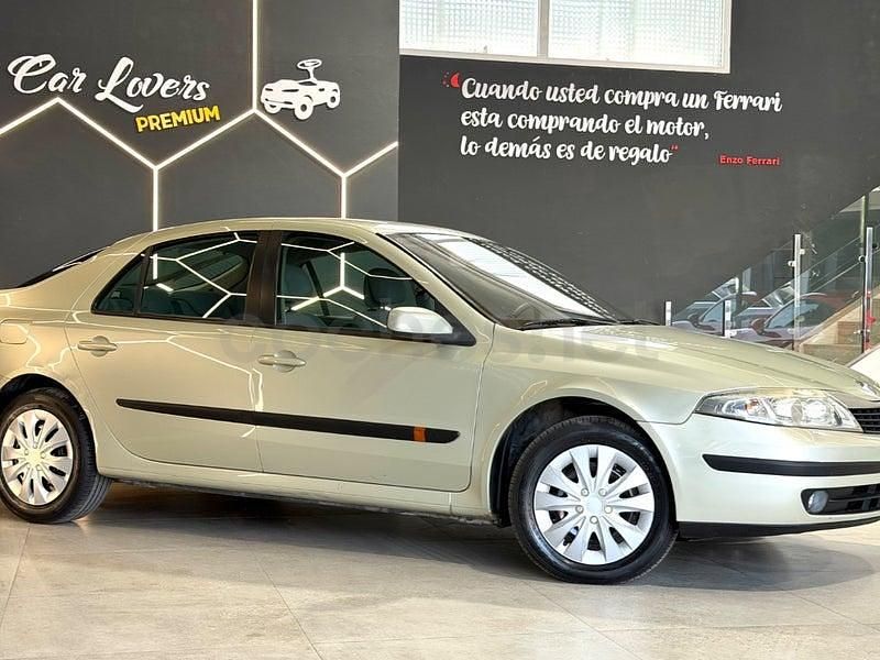 Begagnad Renault Laguna II Privilege 130 HK (95 kW) 2006 Grå Sedan