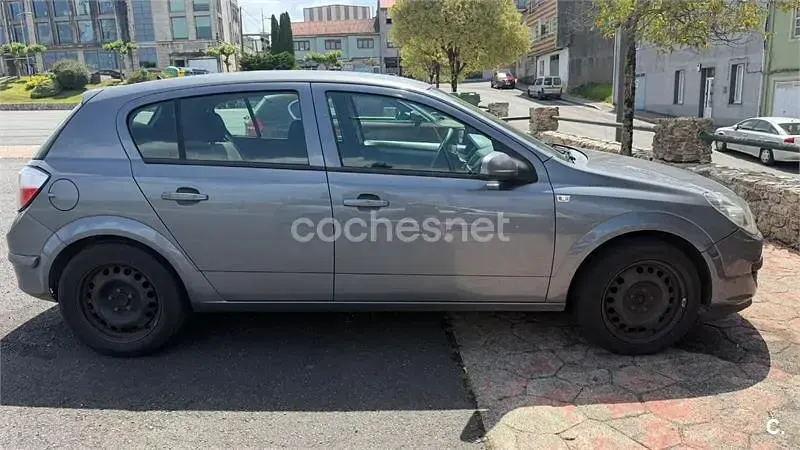 Usado Opel Astra Cosmo 100 CV (73 kW) 2004 Azul Berlina