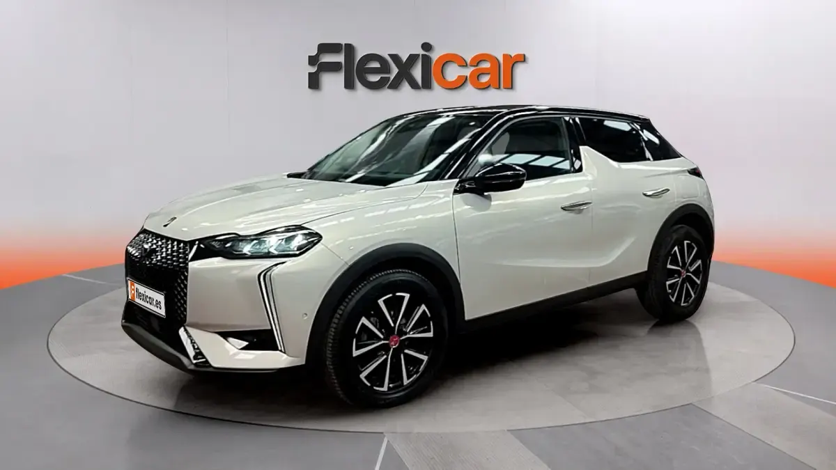 Usado DS Automobiles DS3 Crossback Performance 131 CV (96 kW) 2023 Gris SUV
