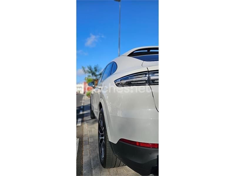 Usado Porsche Cayenne 462 CV (339 kW) 2020 Gris / plata SUV