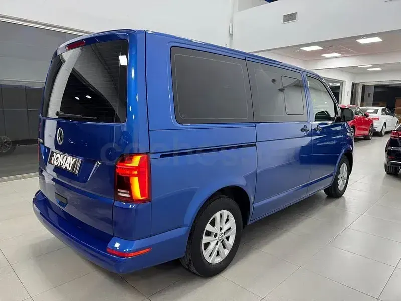 Usado VW Multivan 110 CV (80 kW) 2020 Azul Monovolumen
