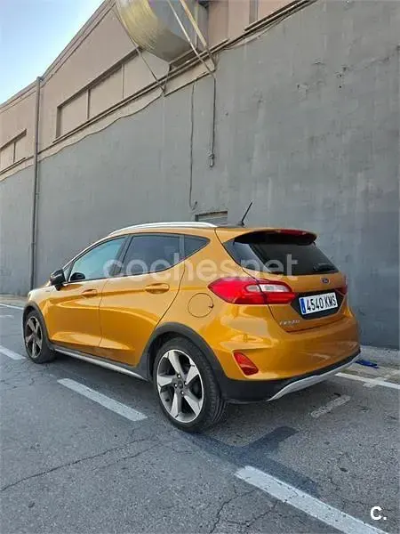 Usado Ford Fiesta Active 100 CV (73 kW) 2018 Naranja Utilitario