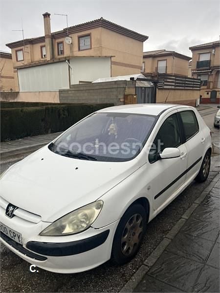 Usado Peugeot 307 90 CV (66 kW) 2003 Blanco Berlina