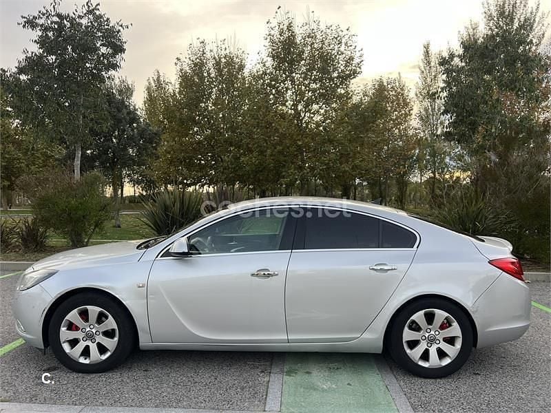 Usado Opel Insignia Sport 160 CV (117 kW) 2011 Gris / plata Berlina