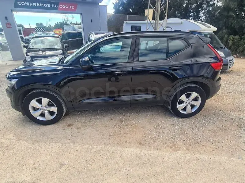 Usado Volvo XC40 129 CV (94 kW) 2021 Negro SUV