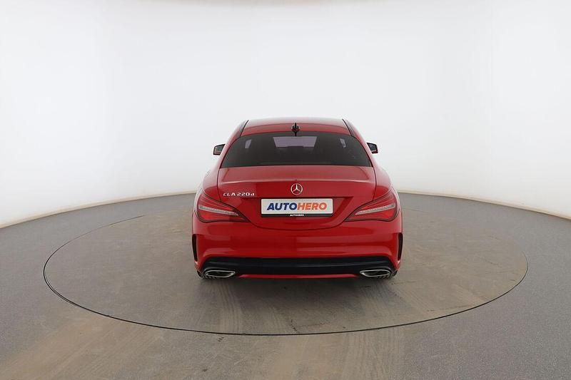Usado Mercedes CLA220 AMG line 177 CV (130 kW) 2017 Rojo Berlina