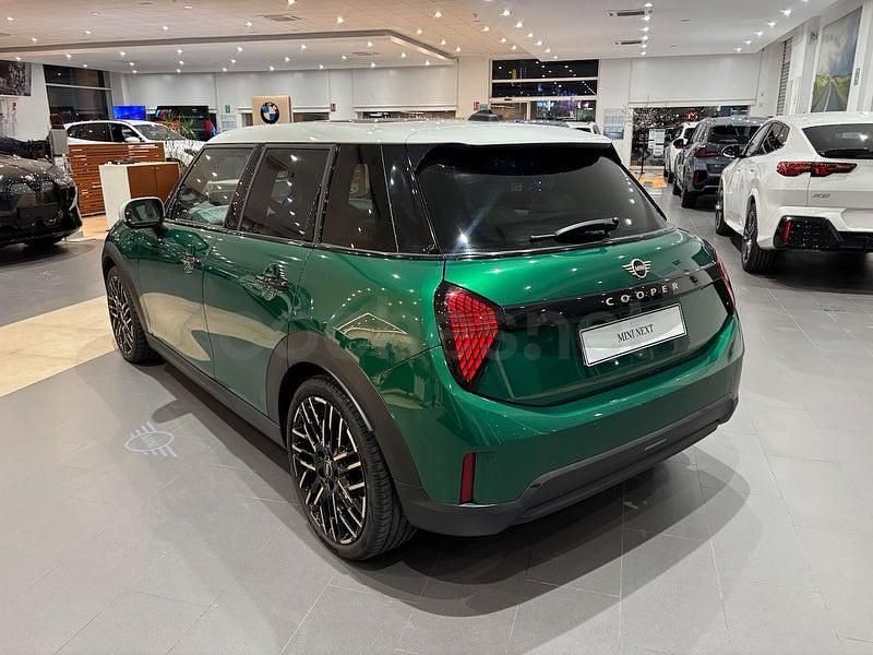 Usado Mini Cooper 114 kW (156 CV) 2025 Verde Utilitario