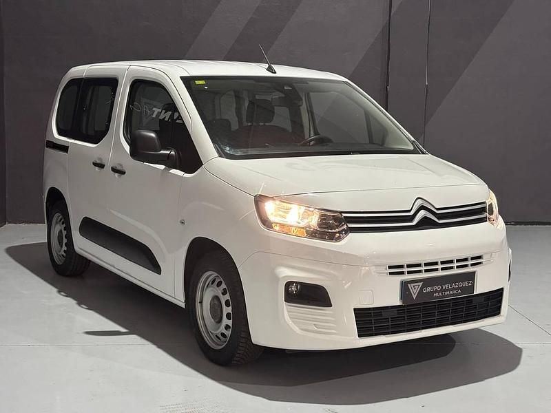 Usado Citroën Berlingo Live 102 CV (75 kW) 2020 Blanco Monovolumen