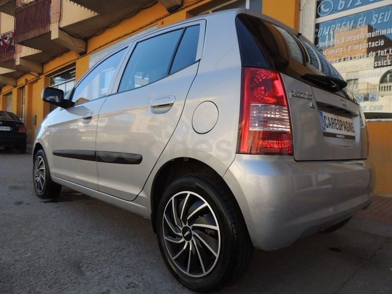 Usado Kia Picanto EX 65 CV (47 kW) 2005 Gris / plata Utilitario