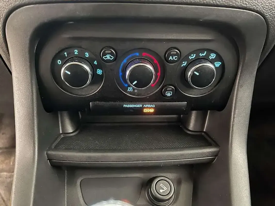Usado Ford Ka Plus 70 CV (51 kW) 2017 Amarillo Utilitario