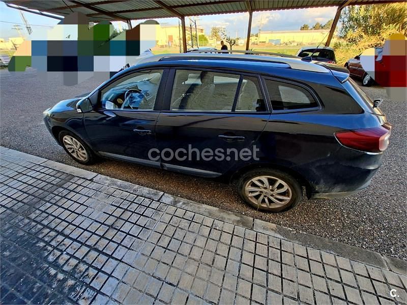 Usado Renault Mégane GrandTour Dynamique 110 CV (80 kW) 2014 Negro Familiar