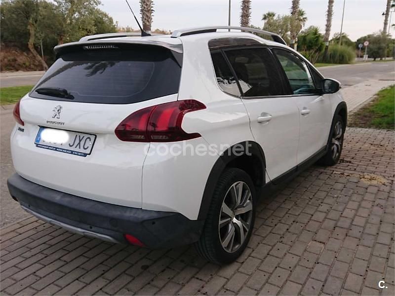 Usado Peugeot 2008 Allure 100 CV (73 kW) 2017 Blanco SUV