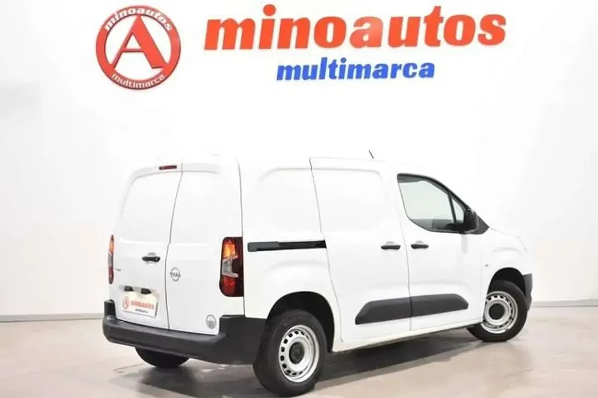 Usado Citroën Berlingo 101 CV (74 kW) 2022 Blanco Monovolumen