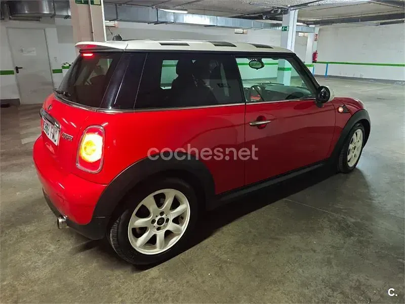 Usado Mini Cooper 116 CV (85 kW) 2007 Rojo Utilitario