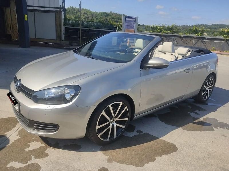 Usado VW Golf Cabriolet 140 CV (102 kW) 2013 Gris / plata Descapotable