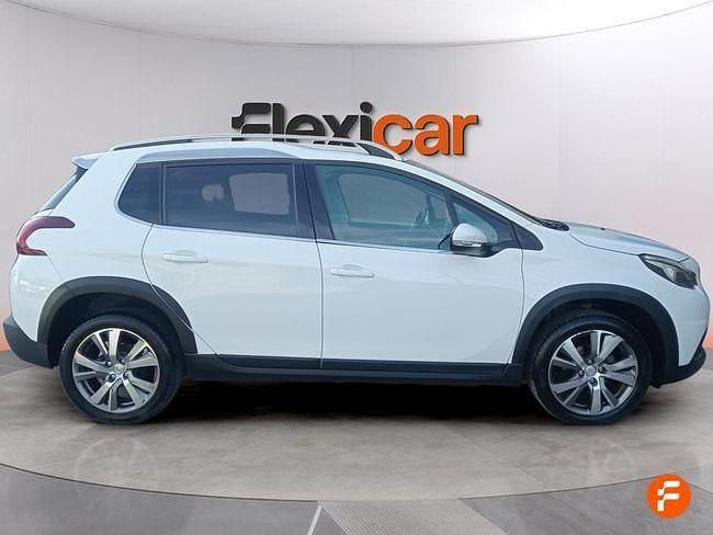 Usado Peugeot 2008 Allure 100 CV (73 kW) 2019 Blanco SUV