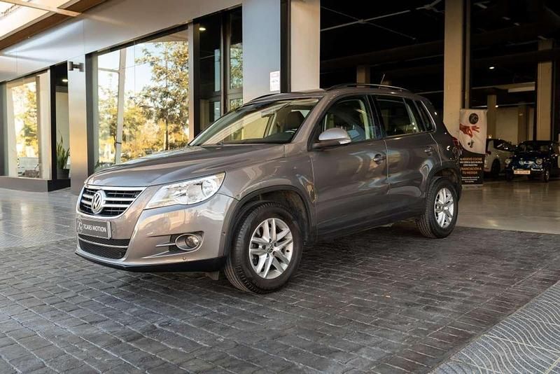 Usado VW Tiguan Advance 140 CV (102 kW) 2011 Gris SUV