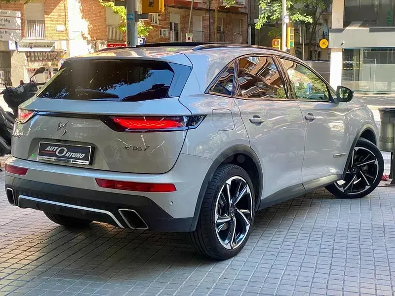 Usado DS Automobiles DS7 Crossback 300 CV (220 kW) 2022 Gris / plata SUV