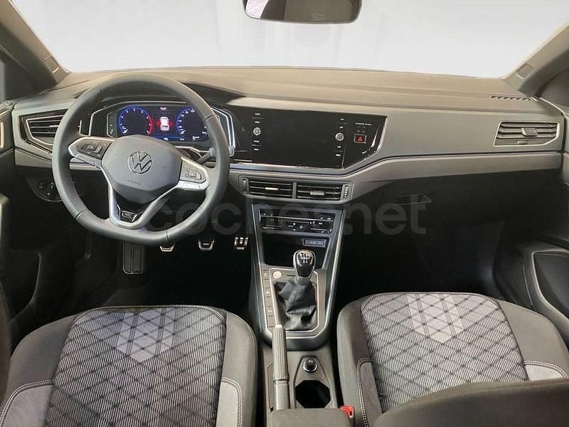 Usado VW Polo R-line 95 CV (69 kW) 2024 Negro Berlina