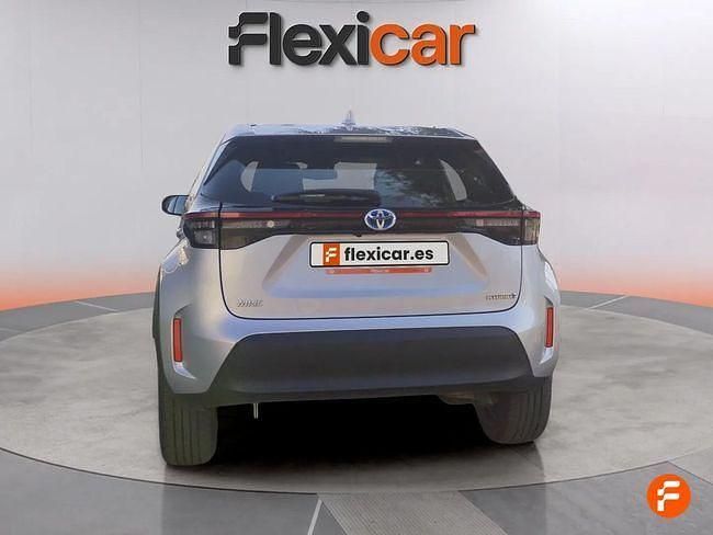 Usado Toyota Yaris Hybrid Active 116 CV (85 kW) 2024 Gris SUV