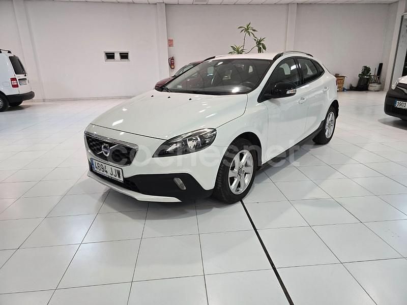 Blanco Usado 2016 Volvo V40 Inscription Berlina | 12.990 € (Un poco caro) - Imagen 1/4